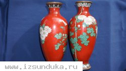 Две старинные вазы Клуазоне (Cloisonne) с изящным цветочным рисунком. Япония, период Мэйдзи, сер. XIX  века.